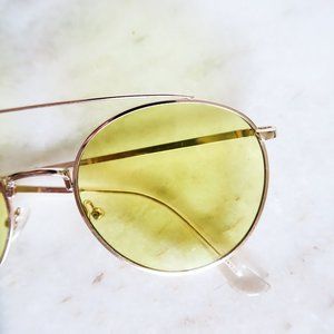 Yellow-tinted sunnies